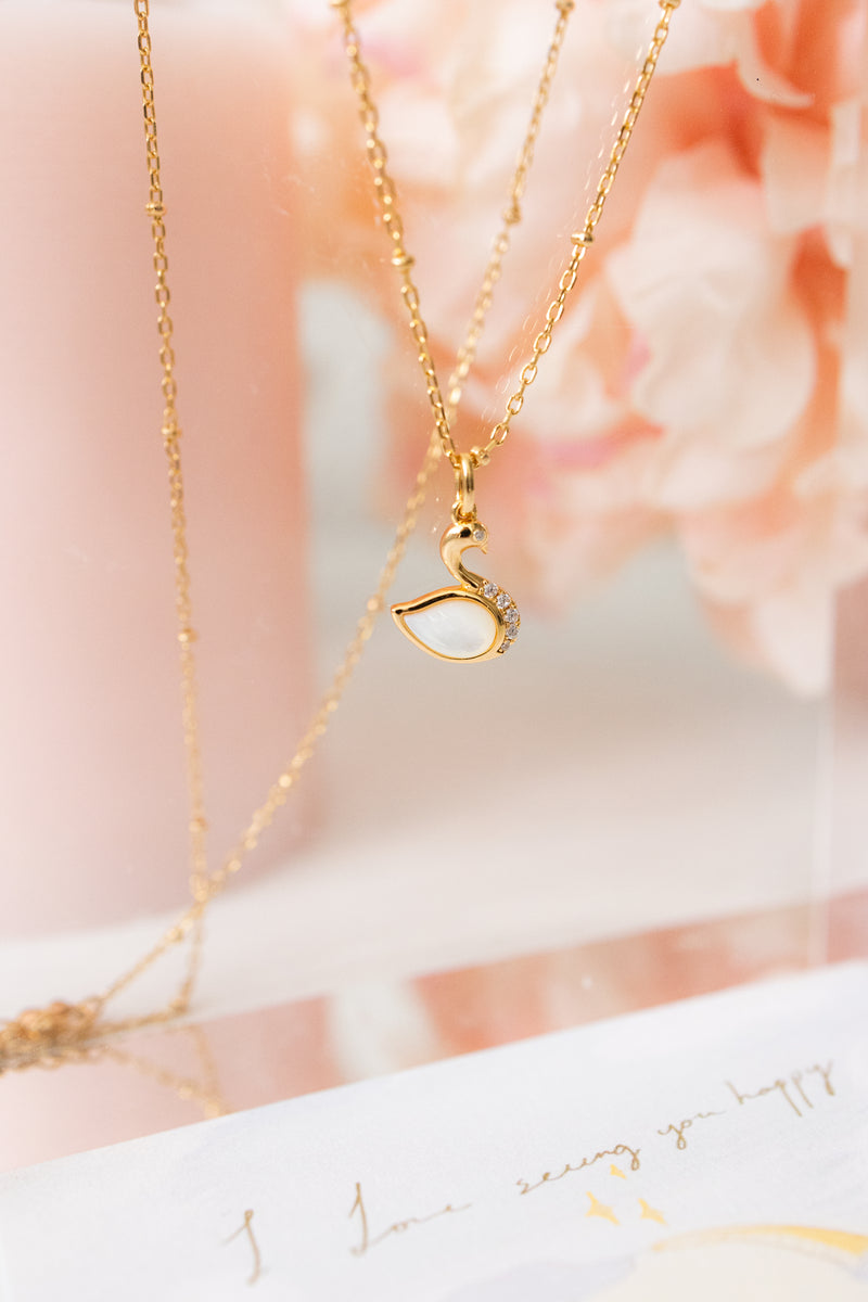 SWAN LOVE NECKLACE