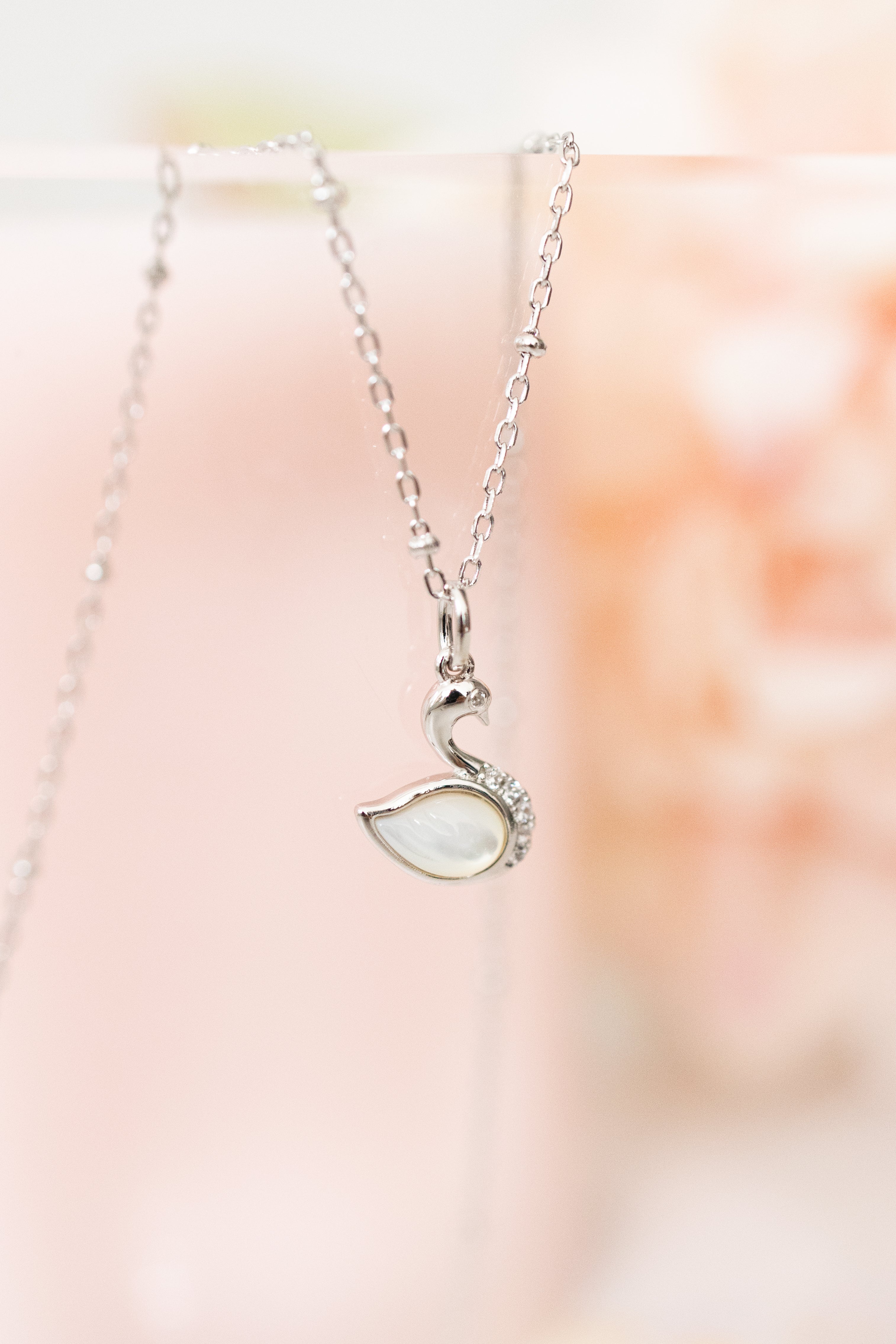 SWAN LOVE SILVER NECKLACE