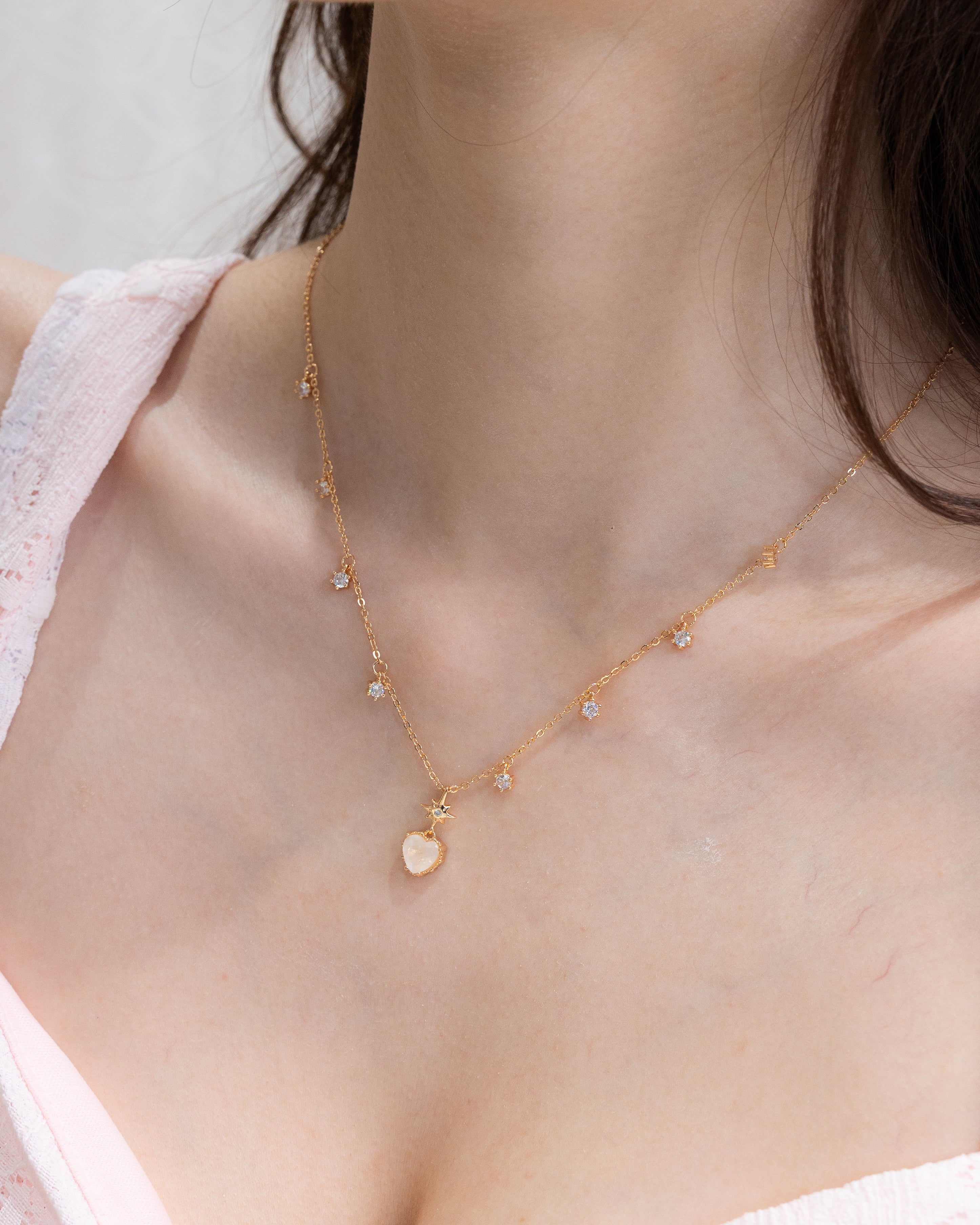 WHITE TWINKLE NECKLACE - MOONSTONE