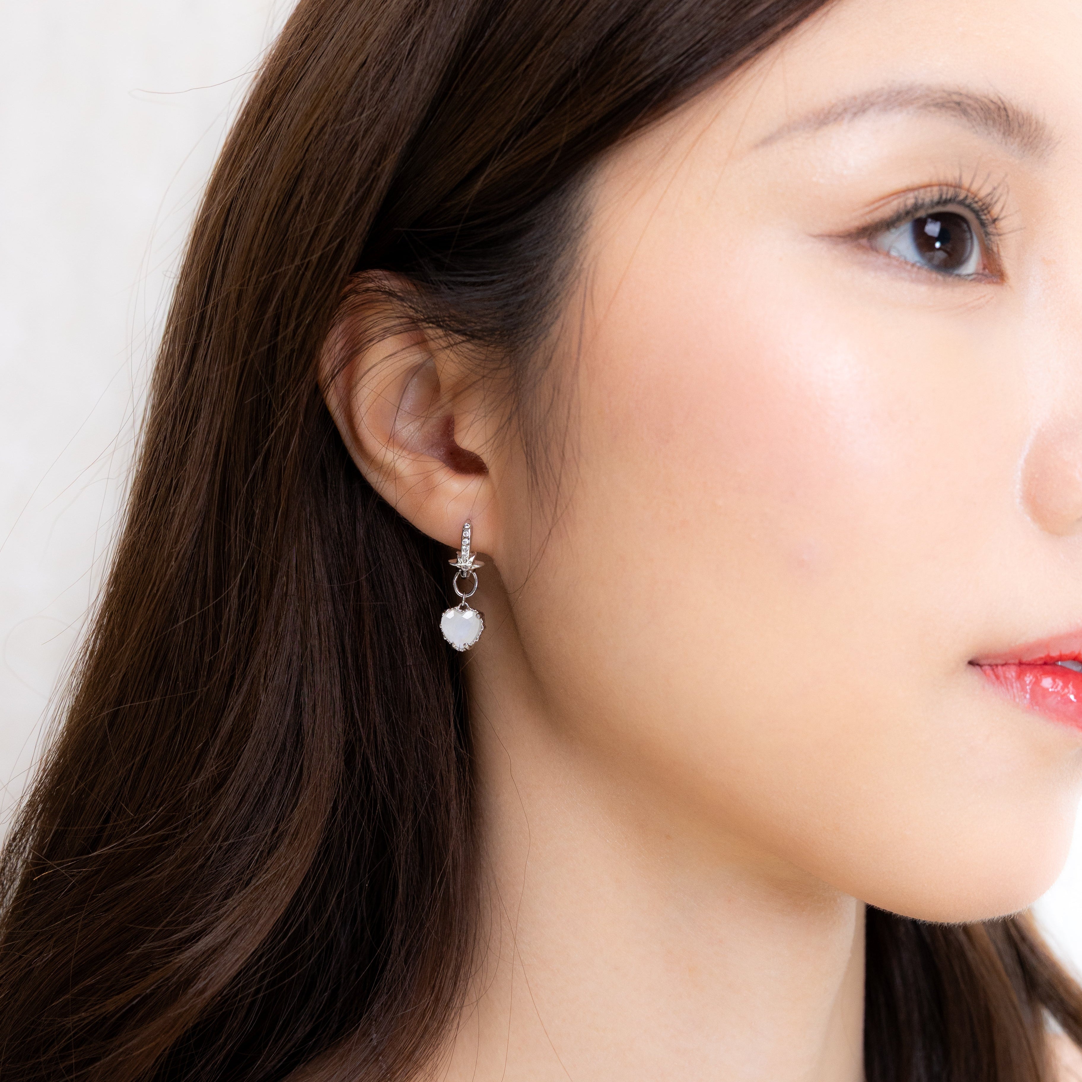 PINKY TWINKLE SILVER EARRINGS - MOONSTONE