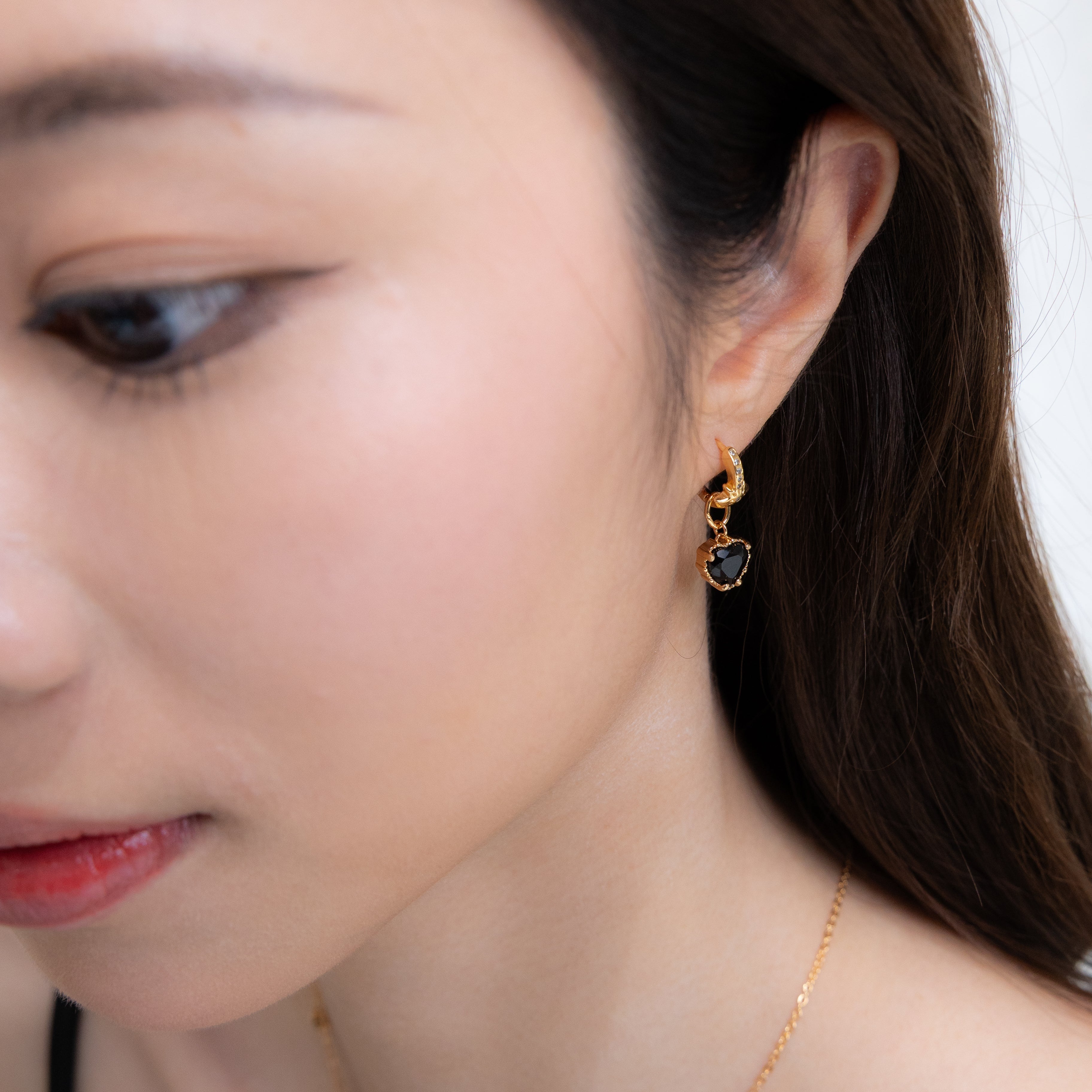 PINKY TWINKLE EARRINGS - OBSIDIAN