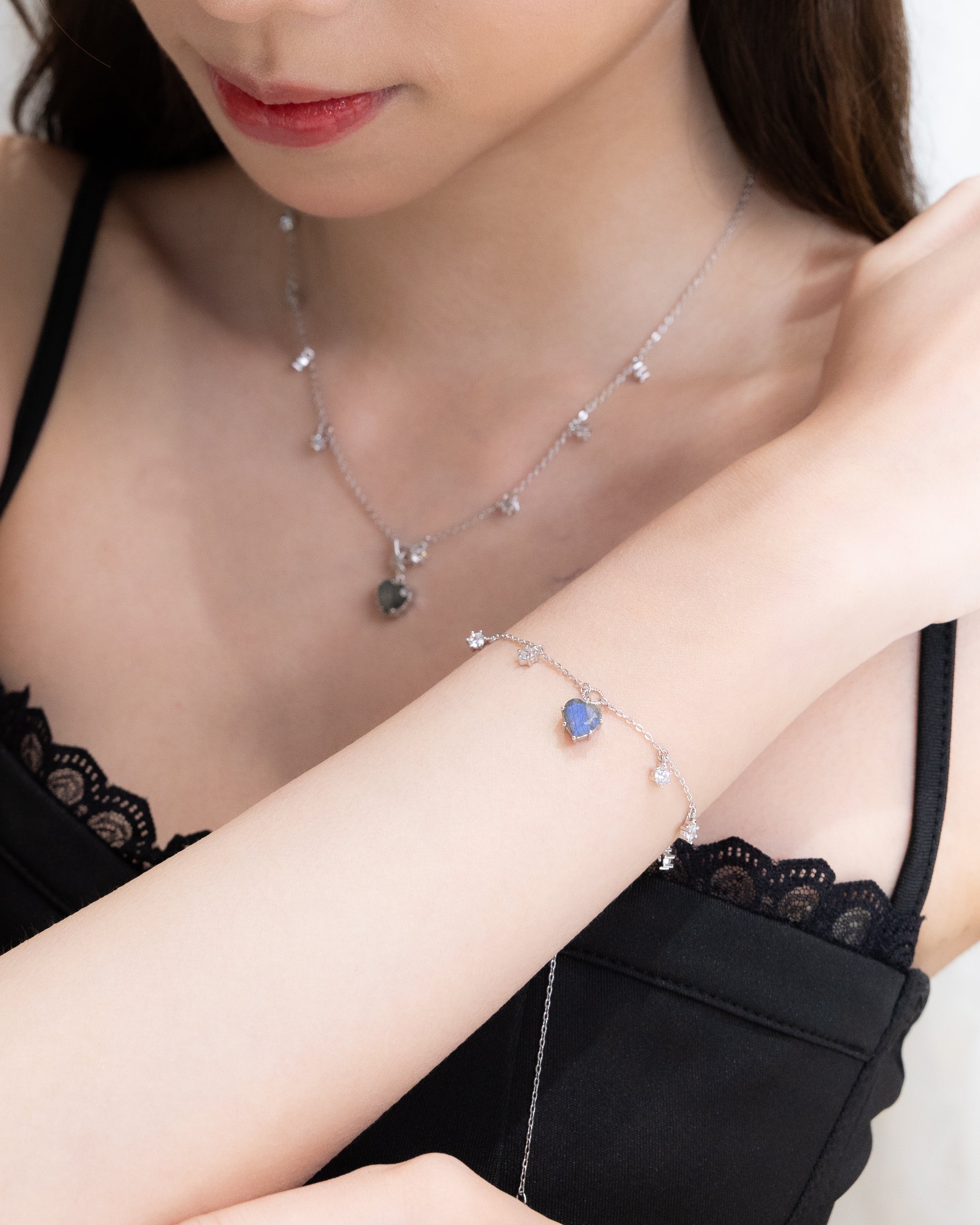CHARMING WONDERS SILVER BRACELET - LABRADORITE