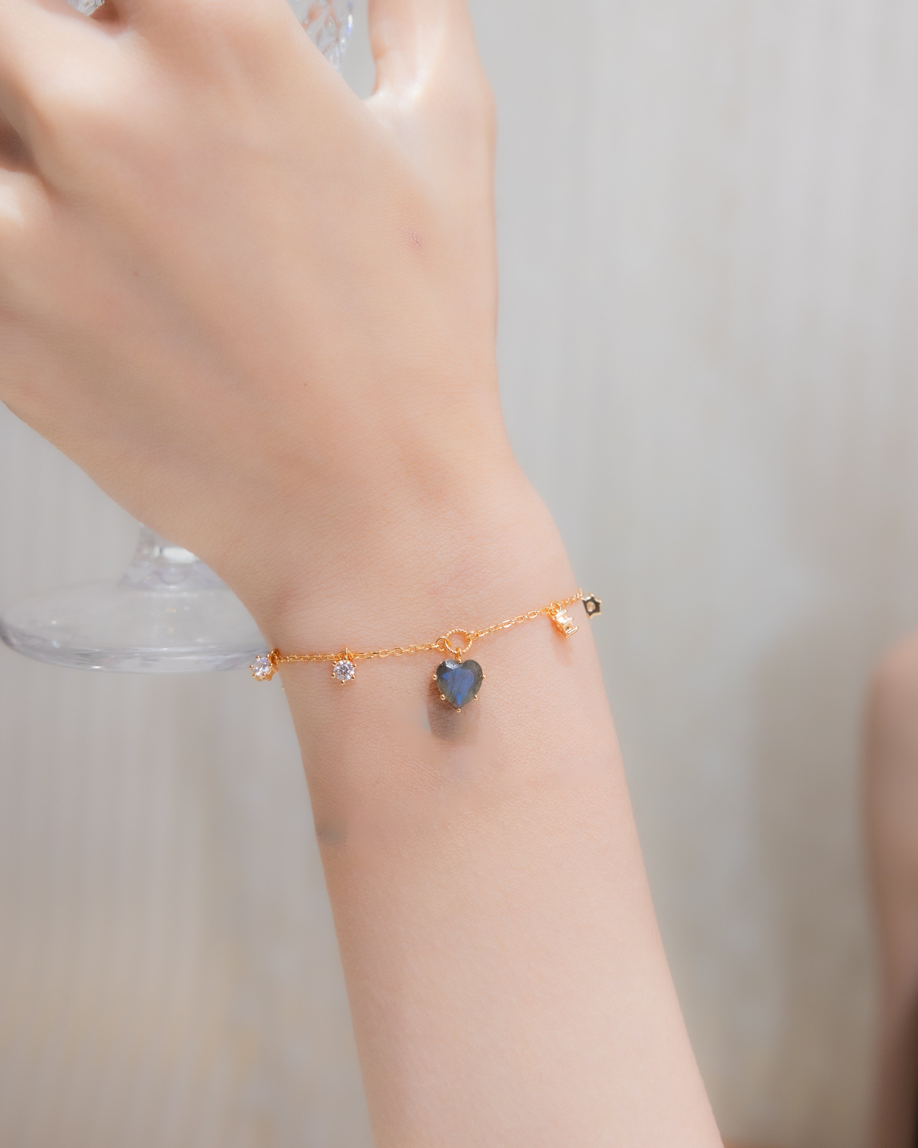 CHARMING WONDERS BRACELET - LABRADORITE