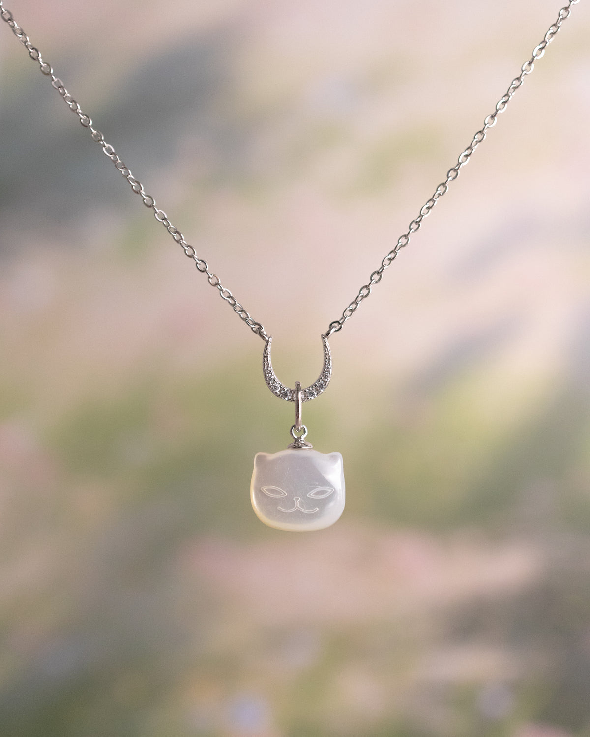 COZY SMILING CAT SILVER NECKLACE