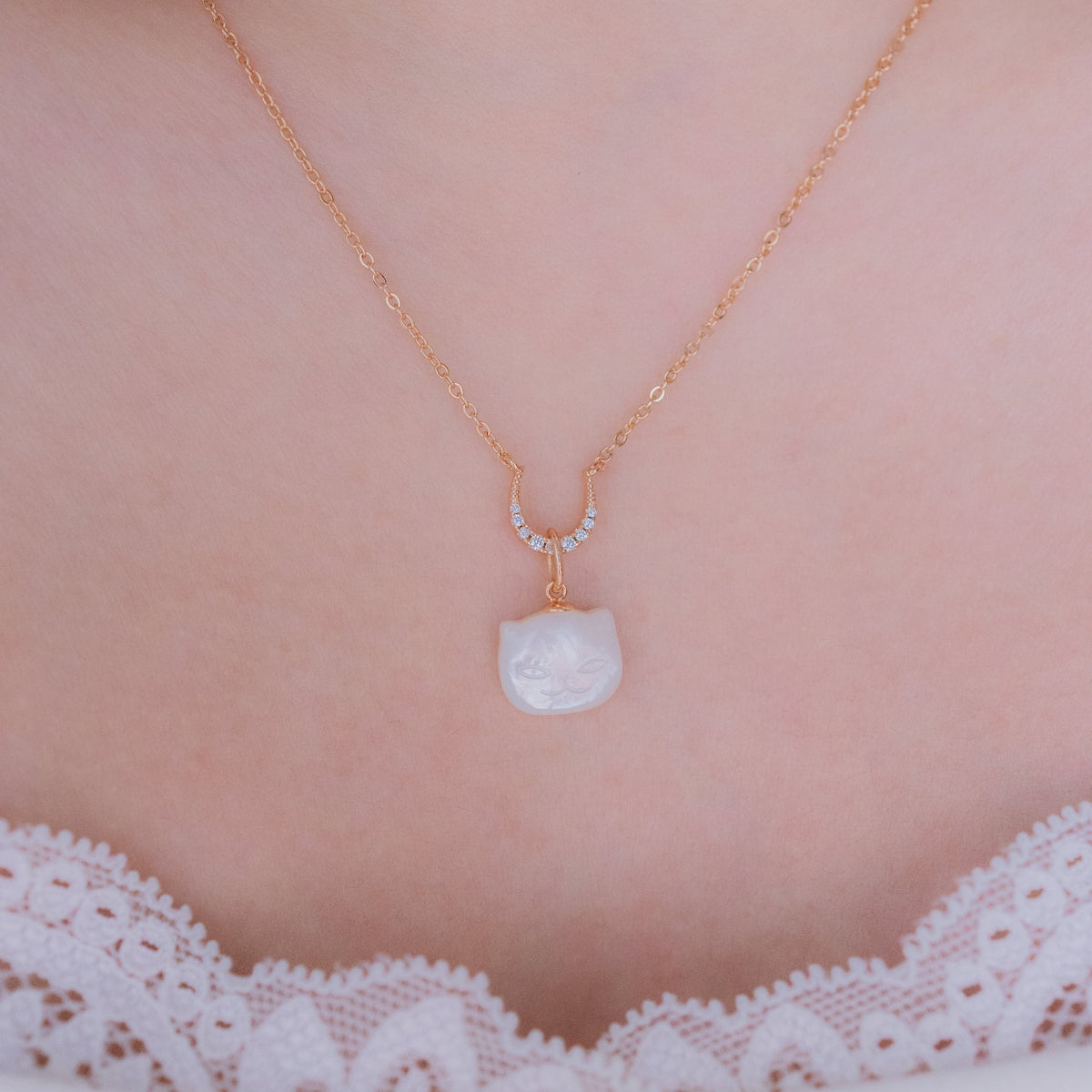 COZY SMILING CAT NECKLACE