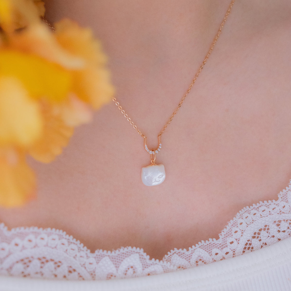 COZY SMILING CAT NECKLACE