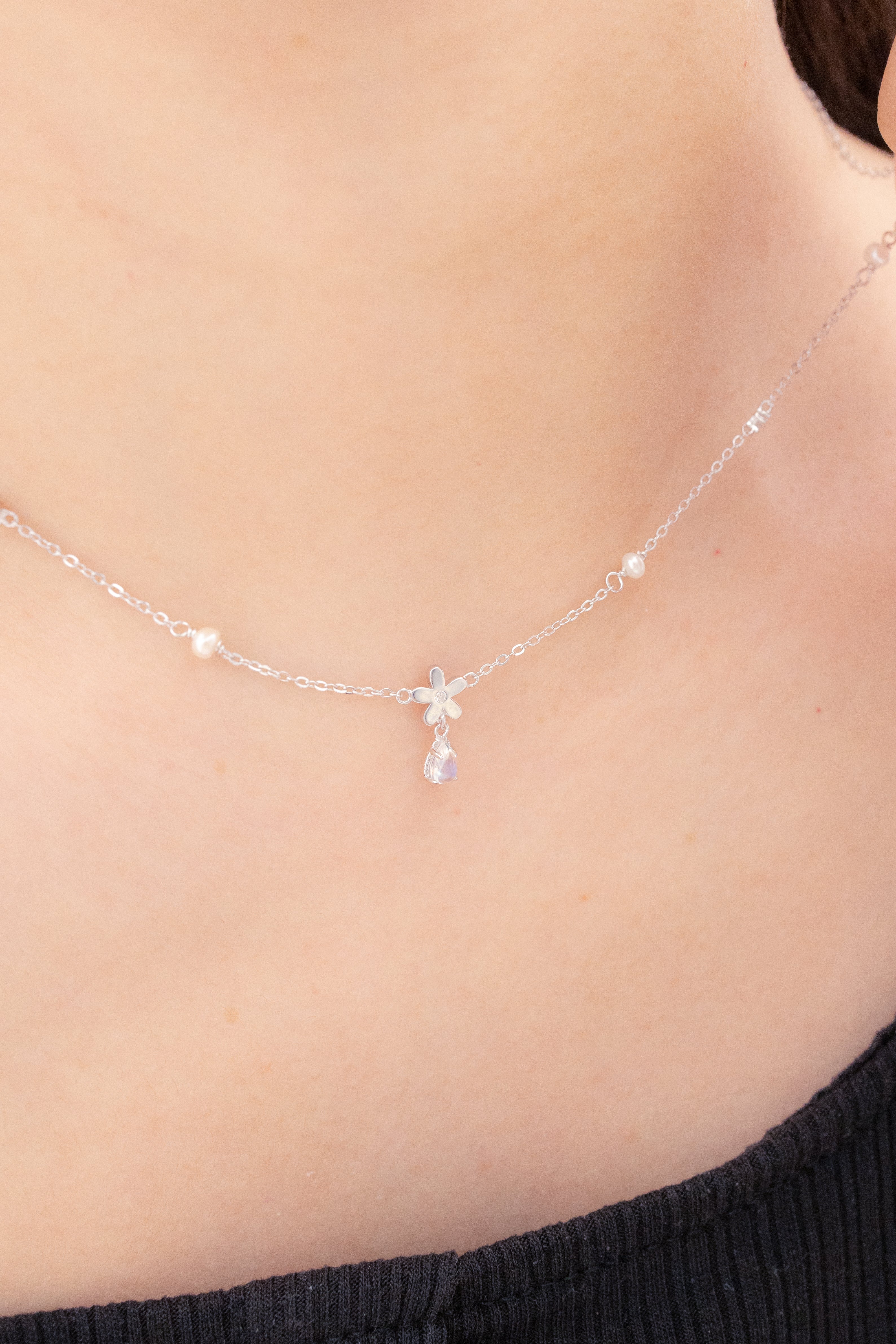 DAISY MOONSTONE ADJUSTABLE SILVER NECKLACE