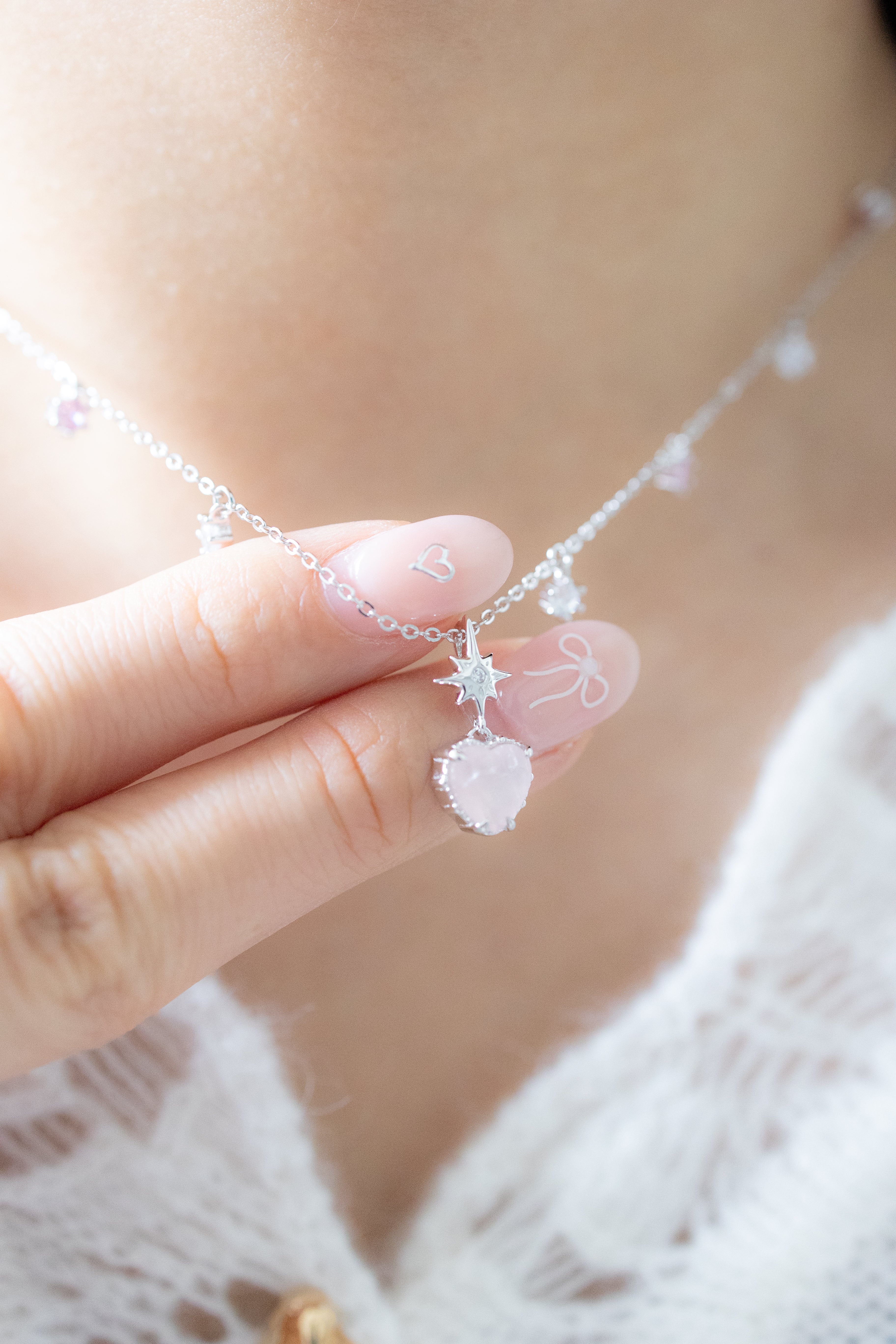 PEACH TWINKLE SILVER NECKLACE - ROSE QUARTZ