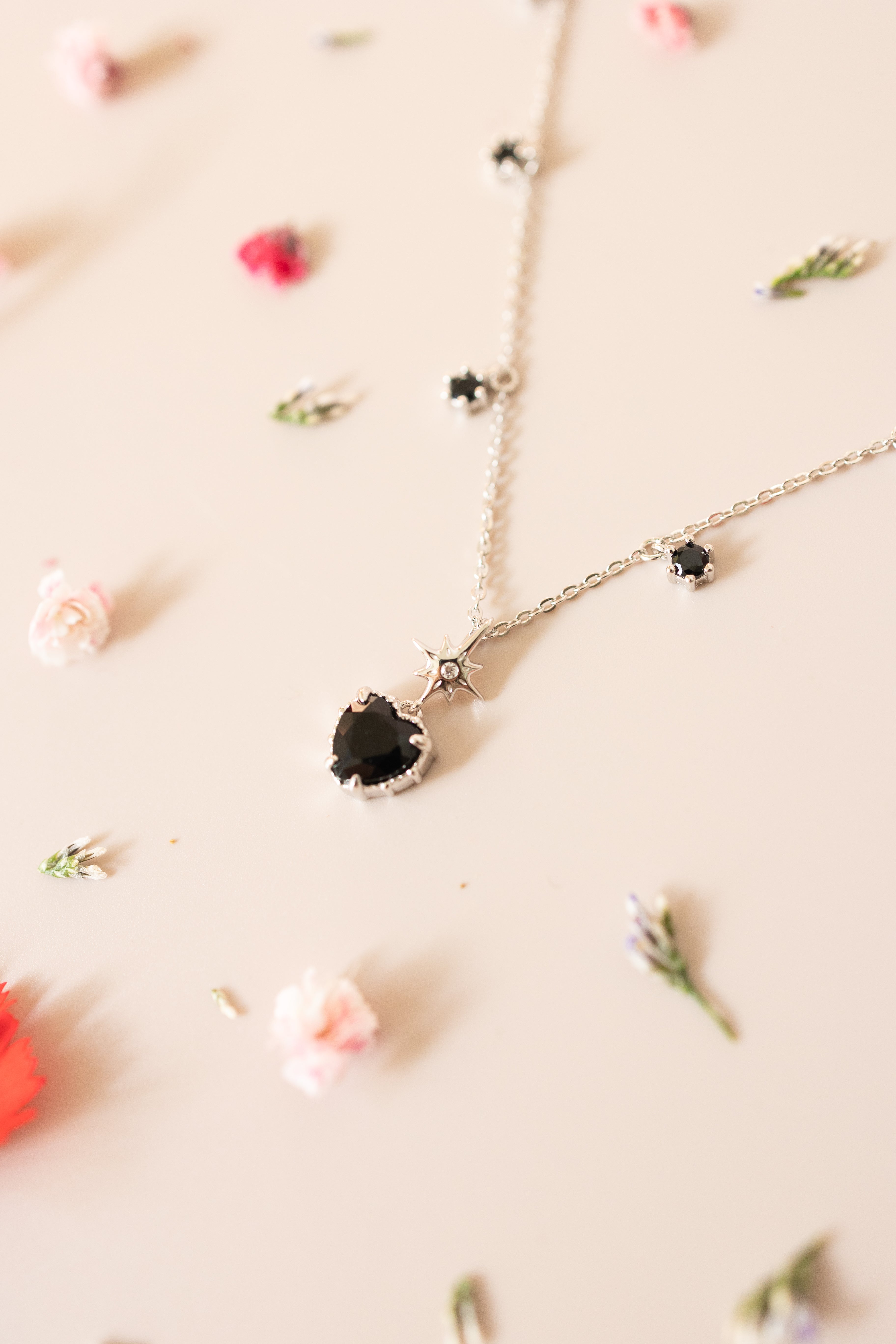 POSH TWINKLE SILVER NECKLACE - OBSIDIAN