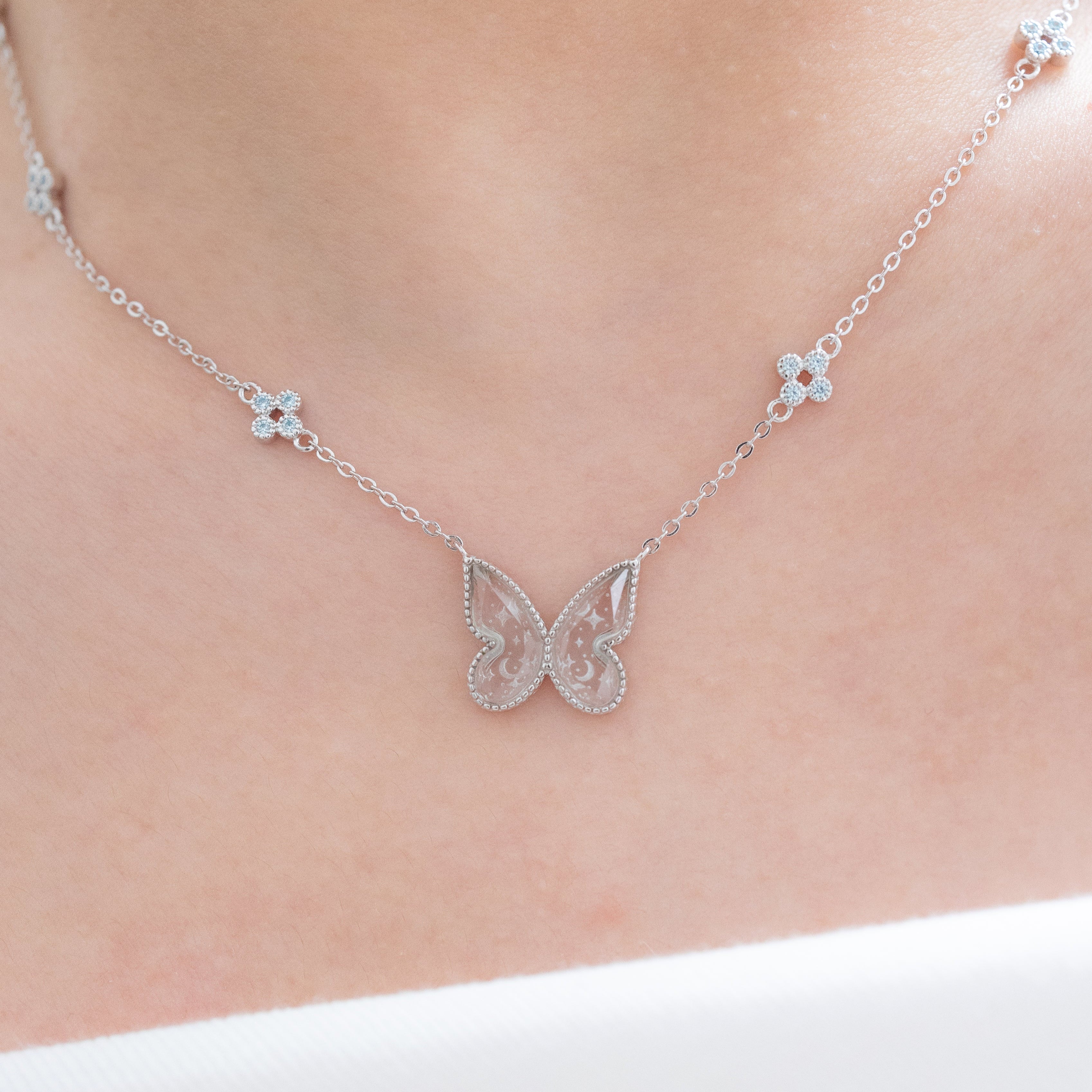 BUTTERFLY GARDEN SILVER NECKLACE