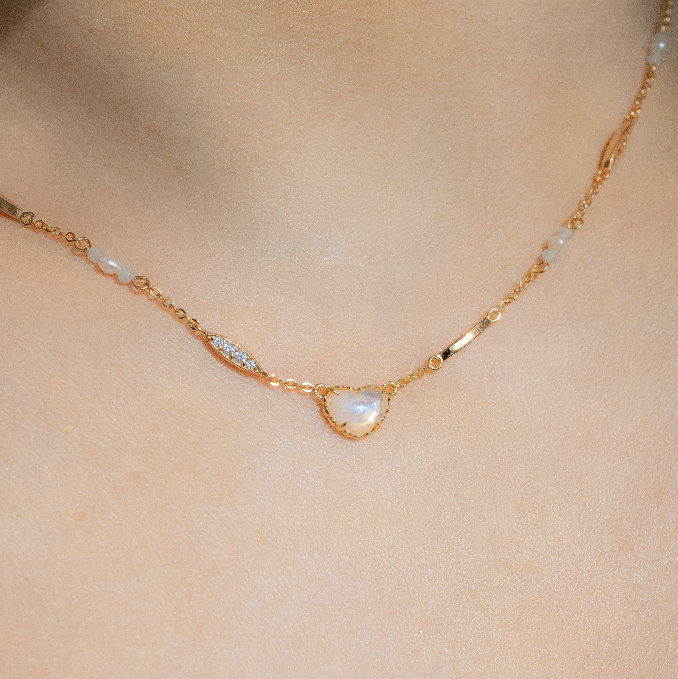 VACANZA MOONSTONE NECKLACE