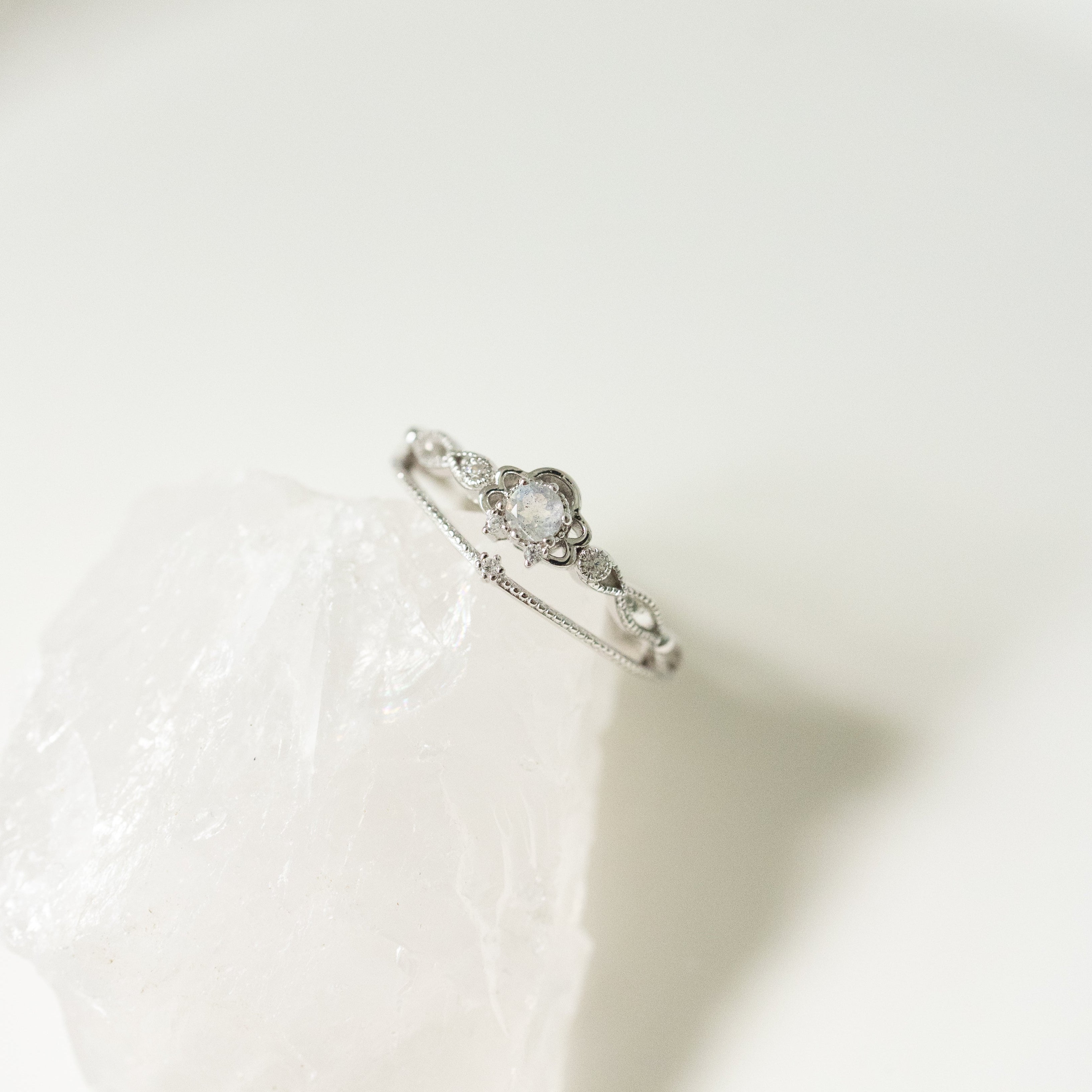 JULIET ADJUSTABLE SILVER RING - LABRADORITE