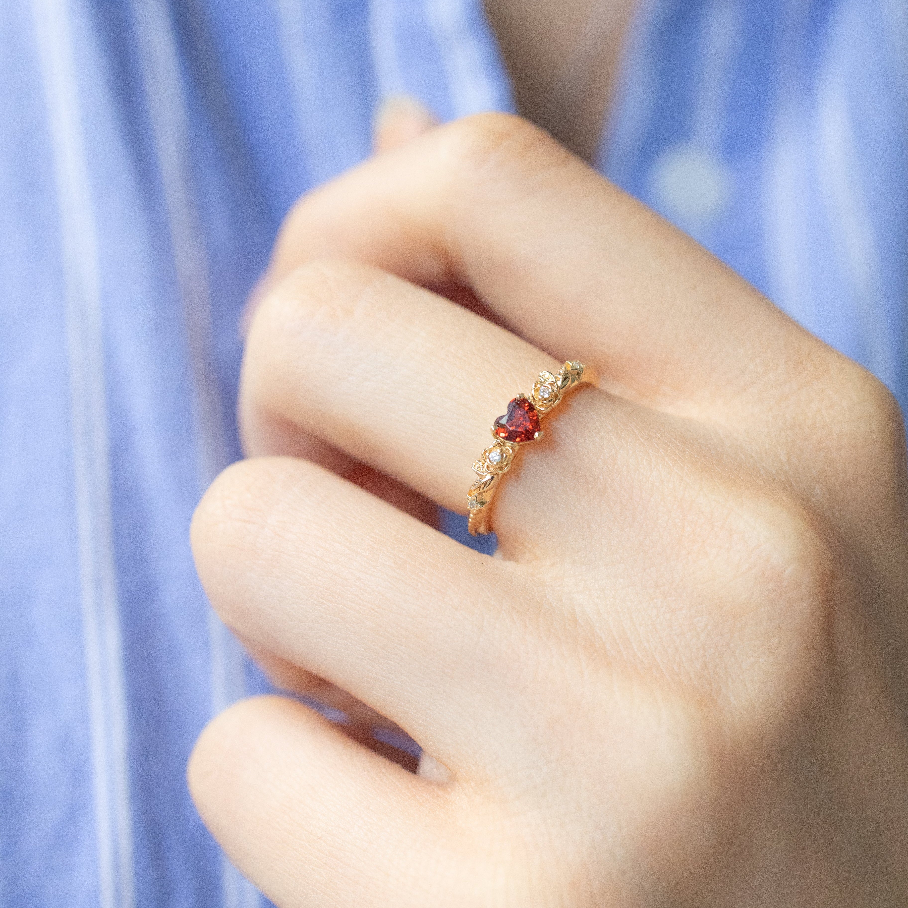 ROSE GARDEN ADJUSTABLE RING - GARNET