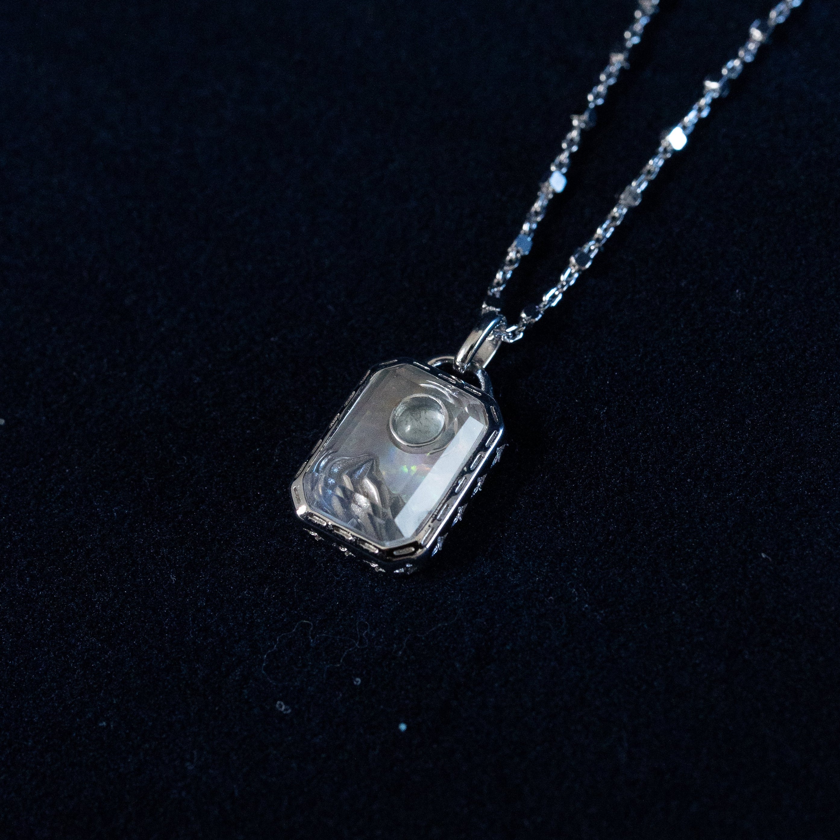 SKY FRAME SILVER NECKLACE