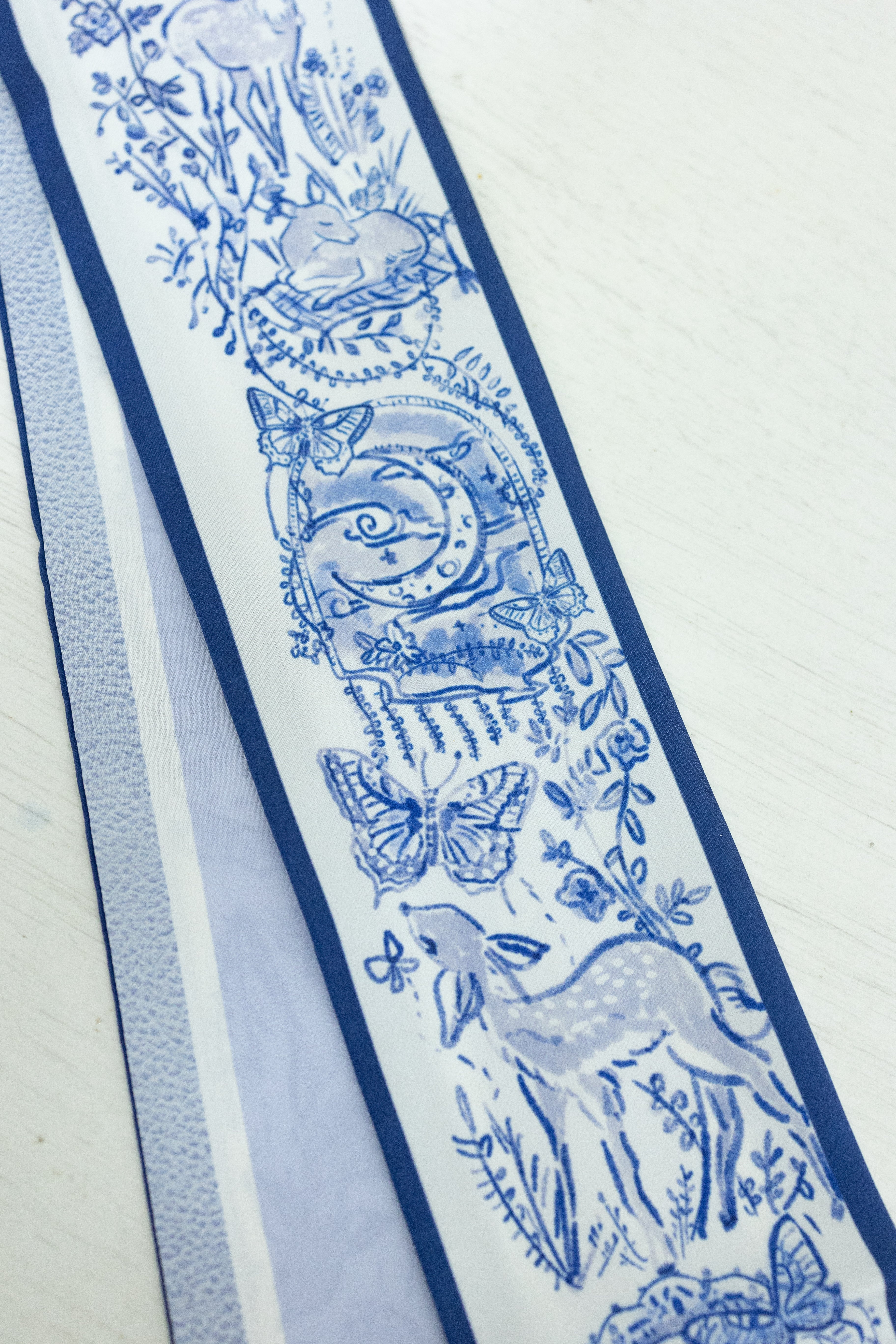 JANUARY GIFT ❤️ DEER OF THE AZURE WILDS SCARF