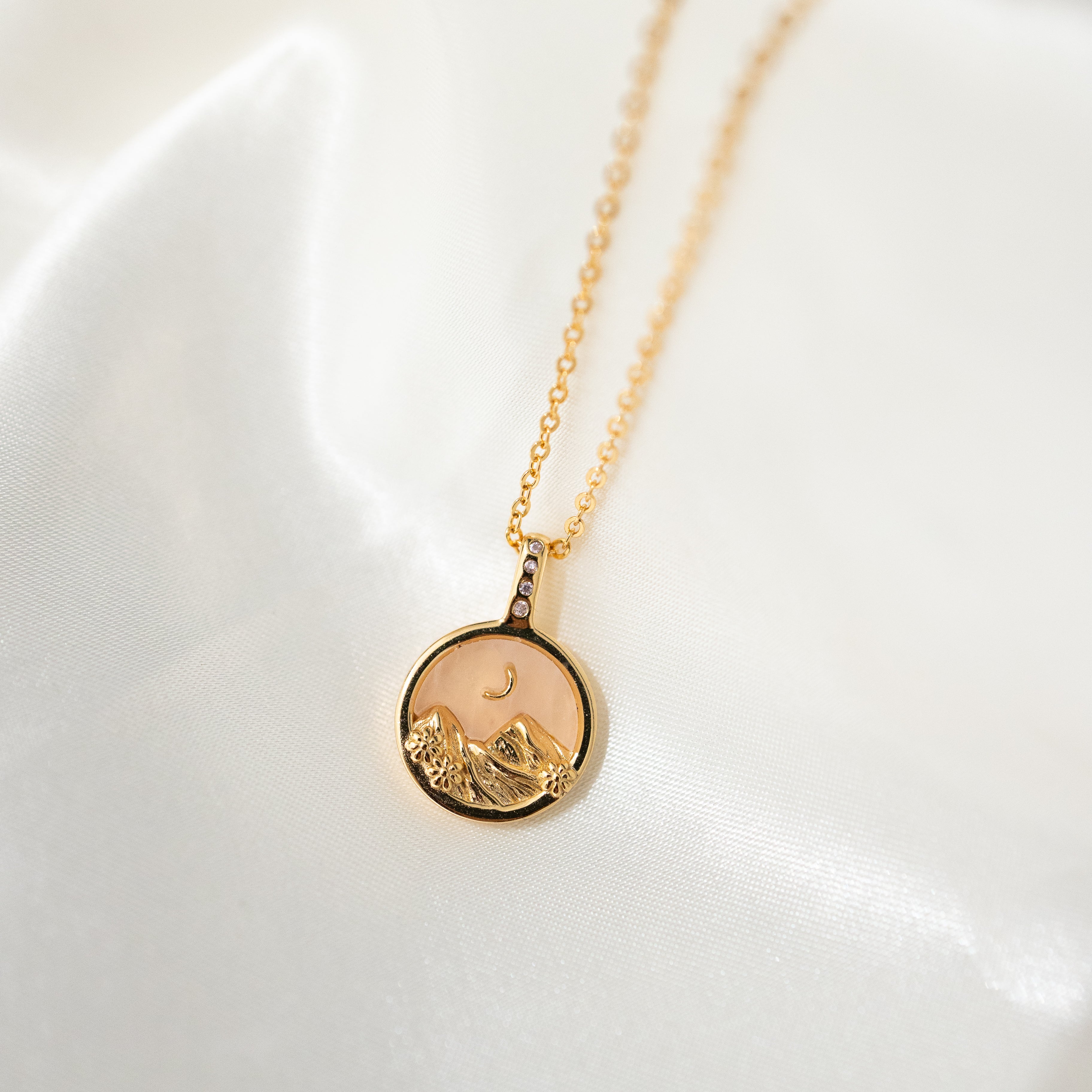 SAKURA DREAM NECKLACE