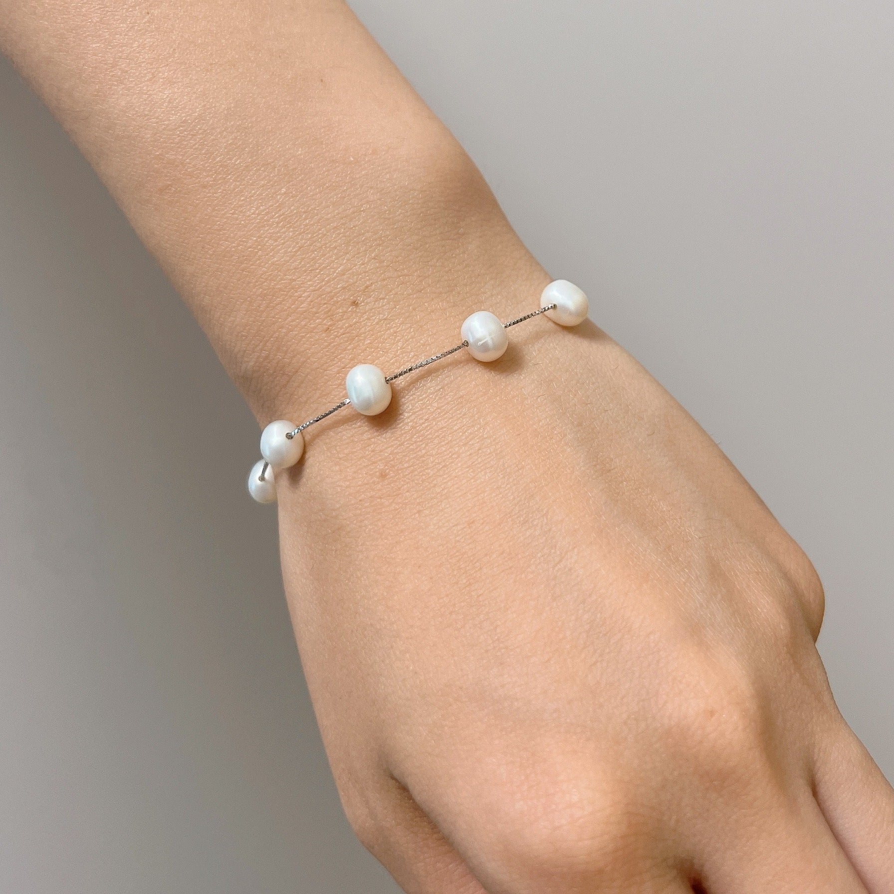(HIDDEN DESIGNS) PEARL SILVER BRACELET
