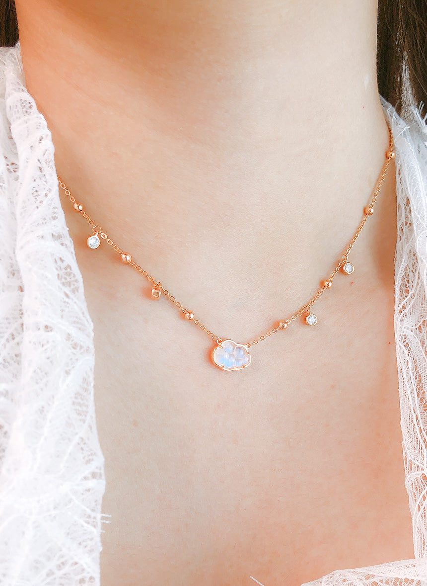 BUBBLE CLOUD NECKLACE - MOONSTONE