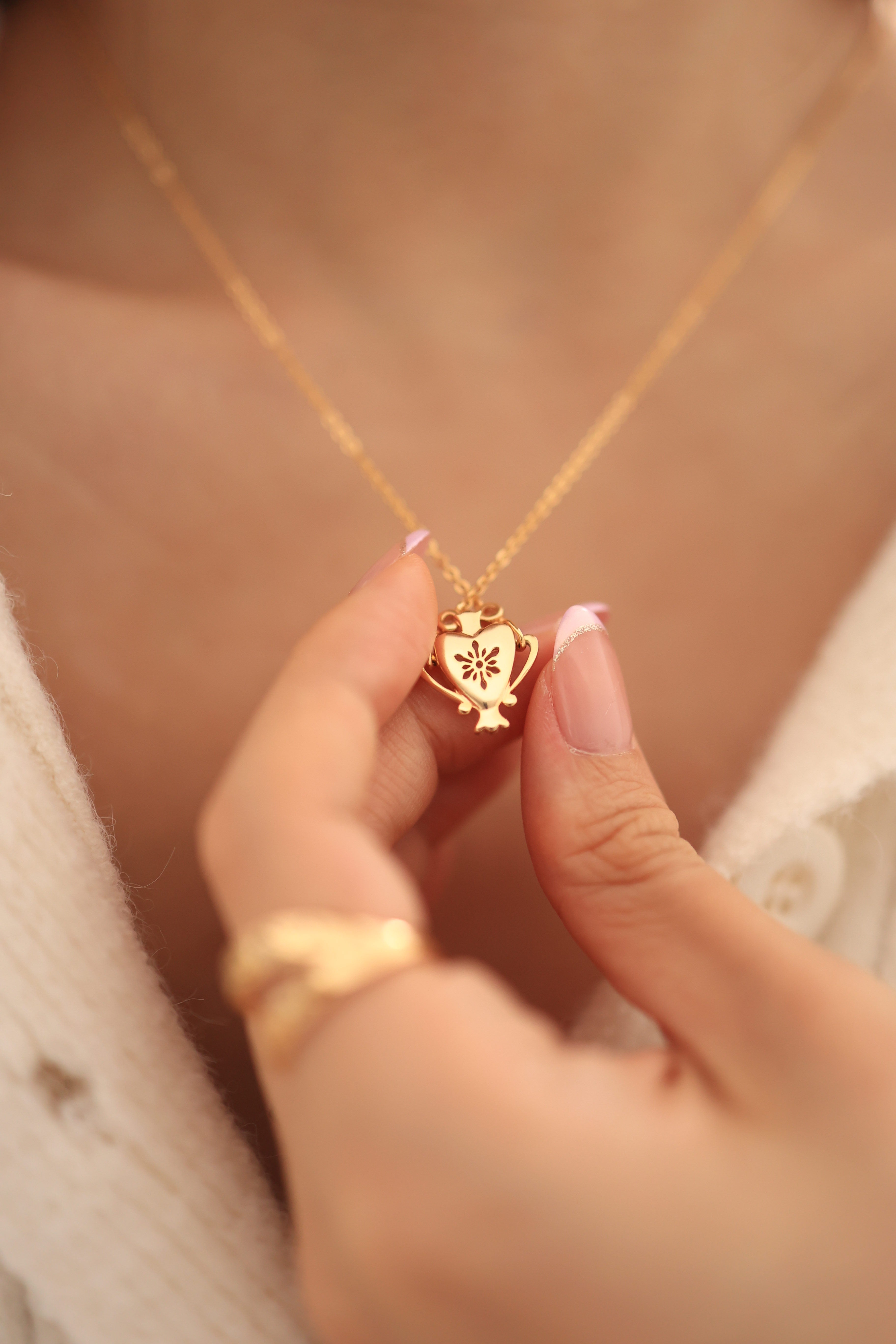 MAGIC LOVE POTION NECKLACE- ROSE QUARTZ