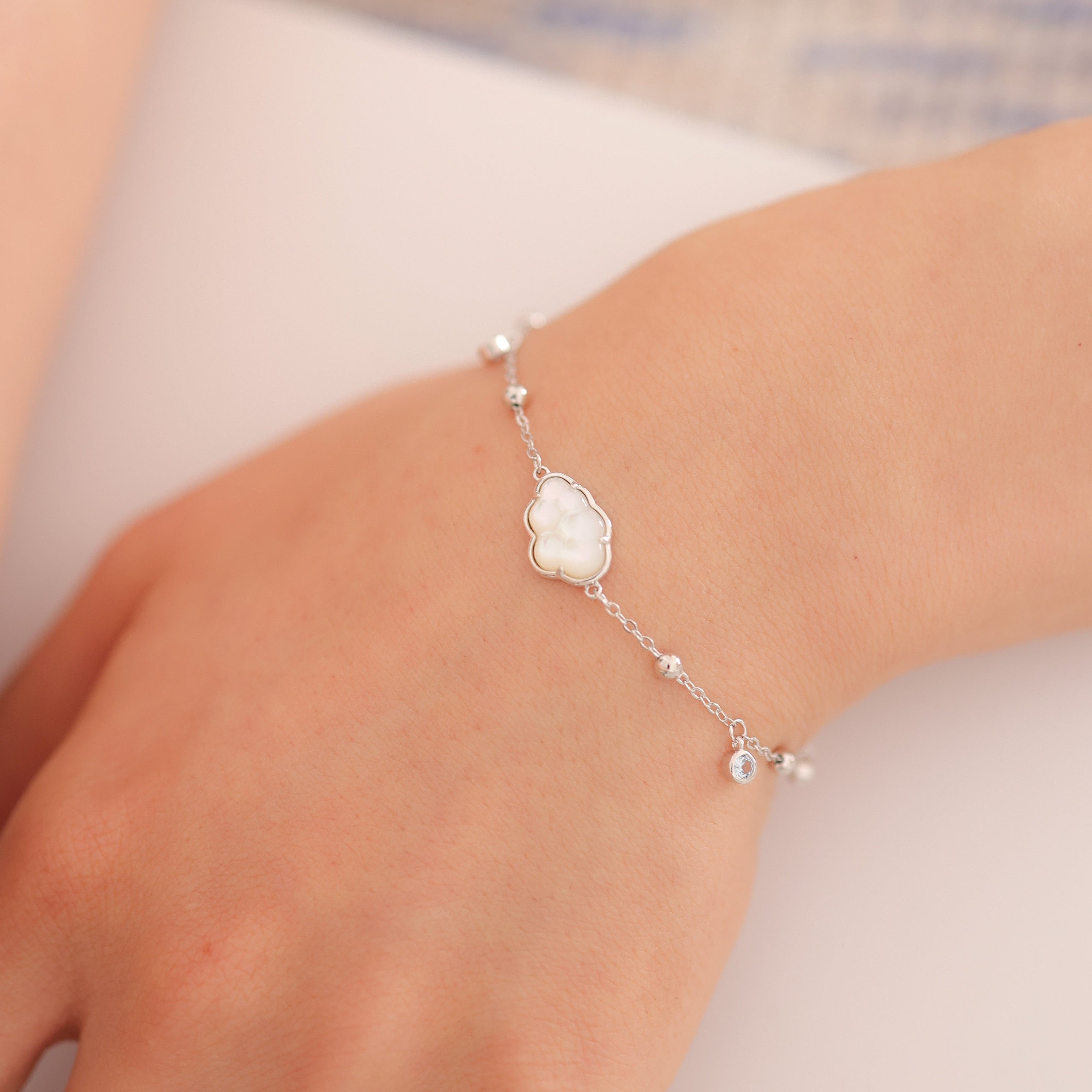 BUBBLE CLOUD SILVER BRACELET - WHITE SHELL