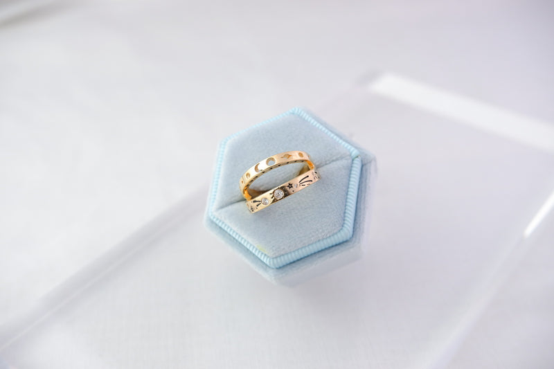 TRAVEL THE UNIVERSE RING