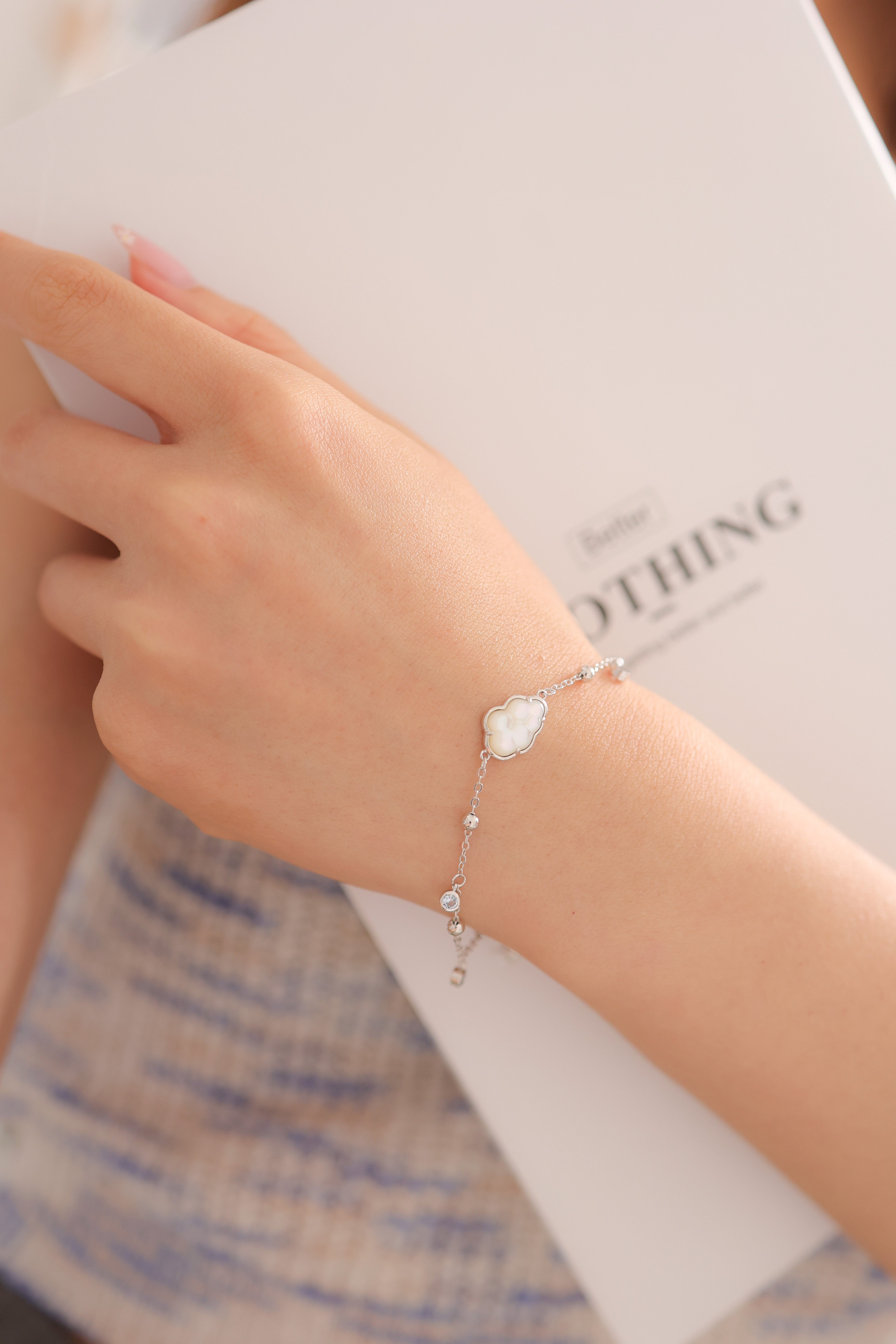 BUBBLE CLOUD SILVER BRACELET - WHITE SHELL